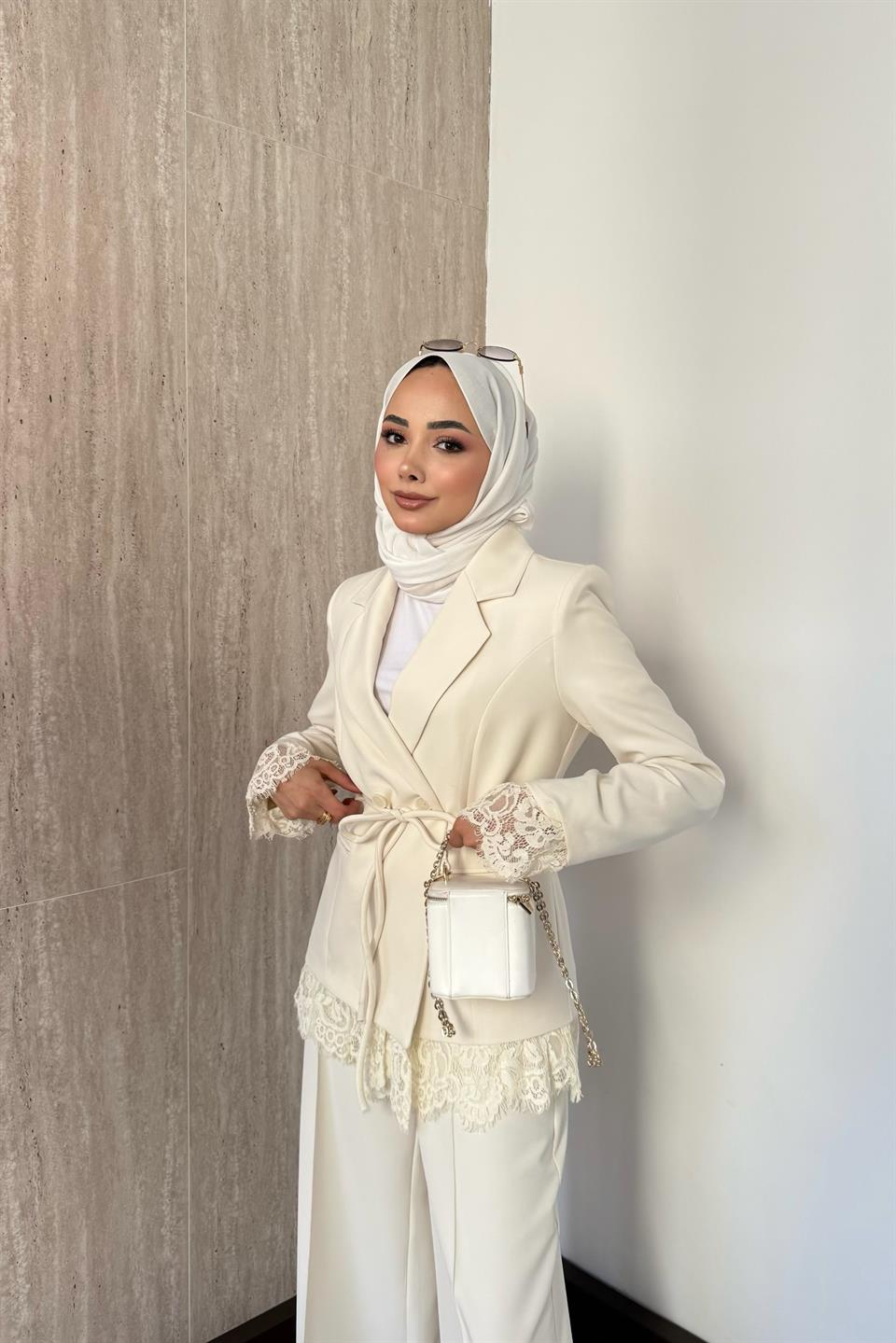 Dantelli Blazer Ceketli Pantolonlu Takım - Bej