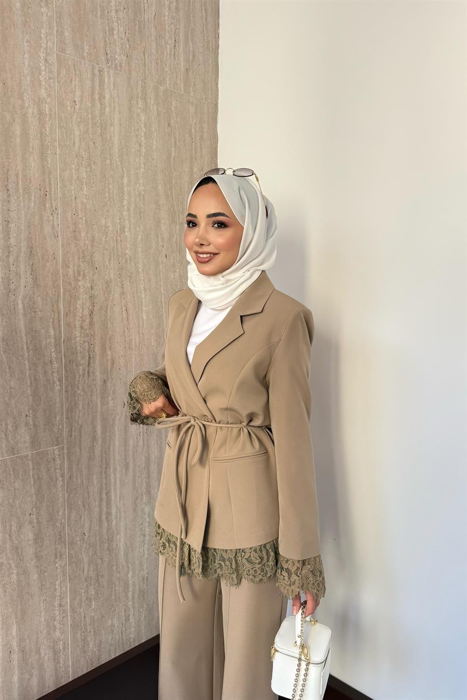 Dantelli Blazer Ceketli Pantolonlu Takım - Vizon