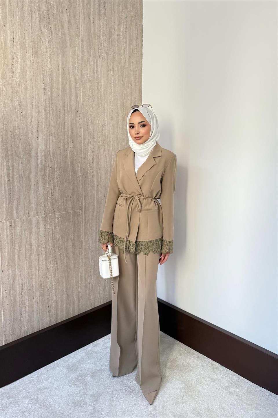 Dantelli Blazer Ceketli Pantolonlu Takım - Vizon