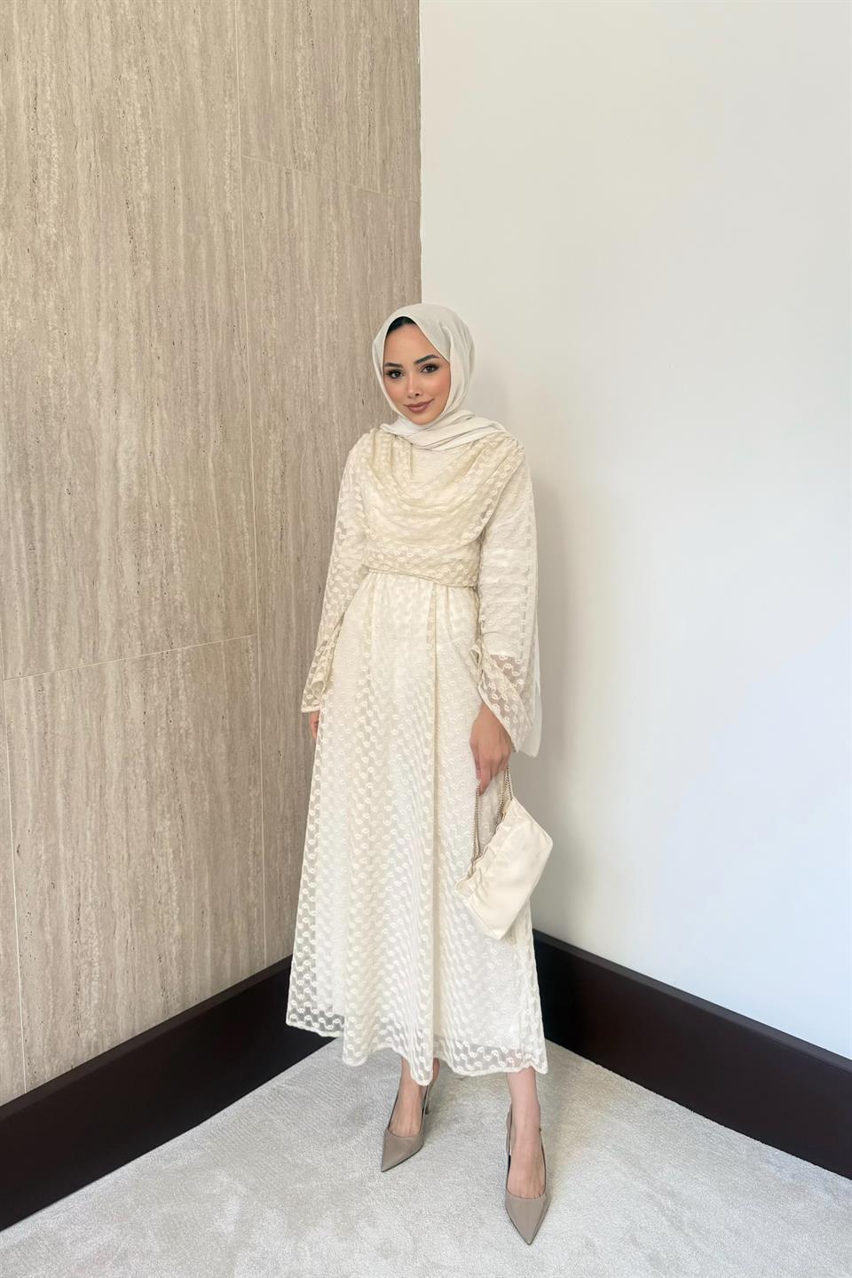 Degaje yaka Dantel Etekli Takım - Ekru