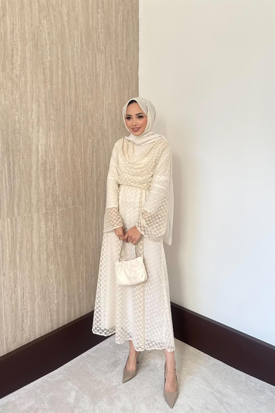 Degaje yaka Dantel Etekli Takım - Ekru