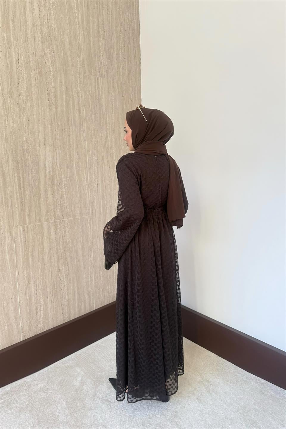 Degaje yaka Dantel Etekli Takım - Kahve