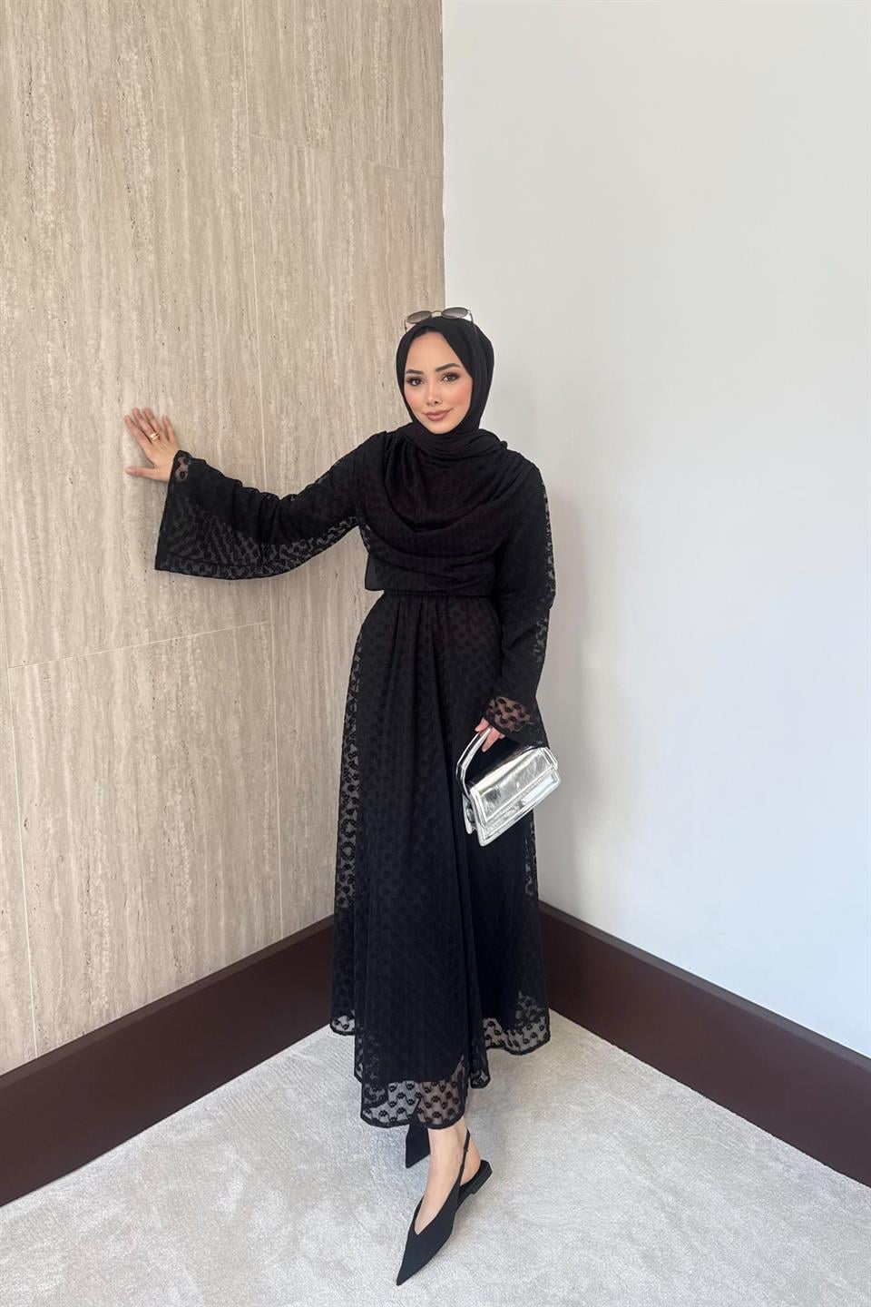 Degaje yaka Dantel Etekli Takım - Siyah