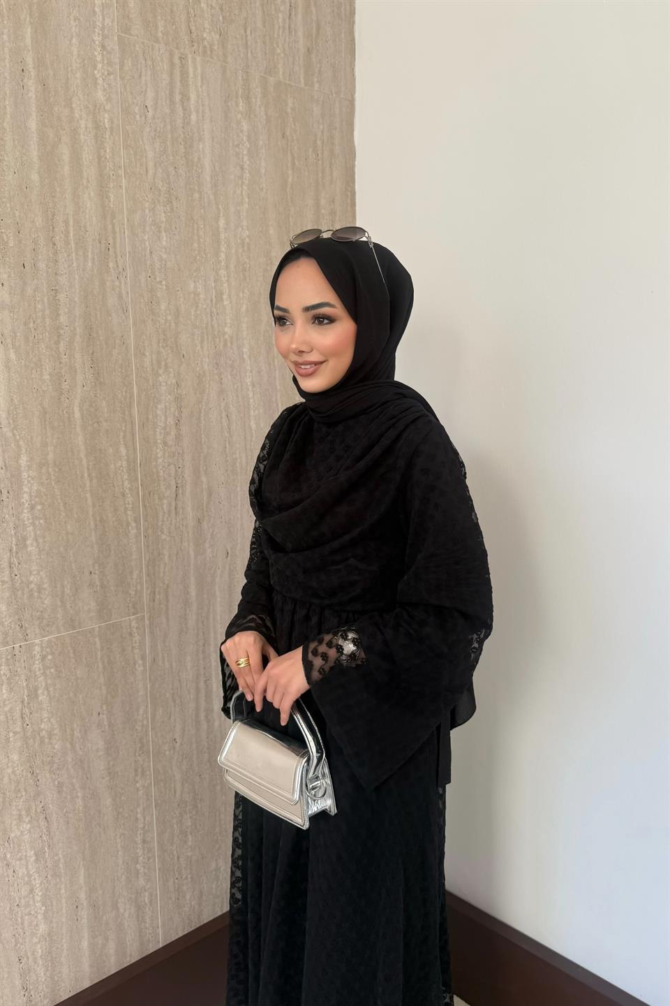 Degaje yaka Dantel Etekli Takım - Siyah