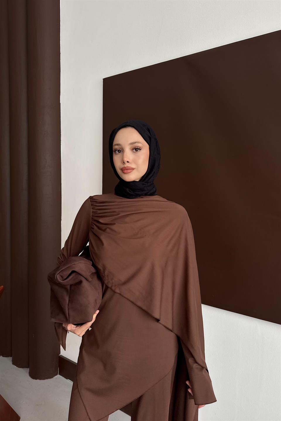 Degaje Yaka Pantolonlu Takım - Kahve