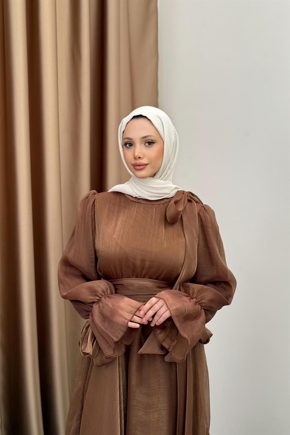 Fiyonk Bağlamalı Şifon Elbise - Kahve