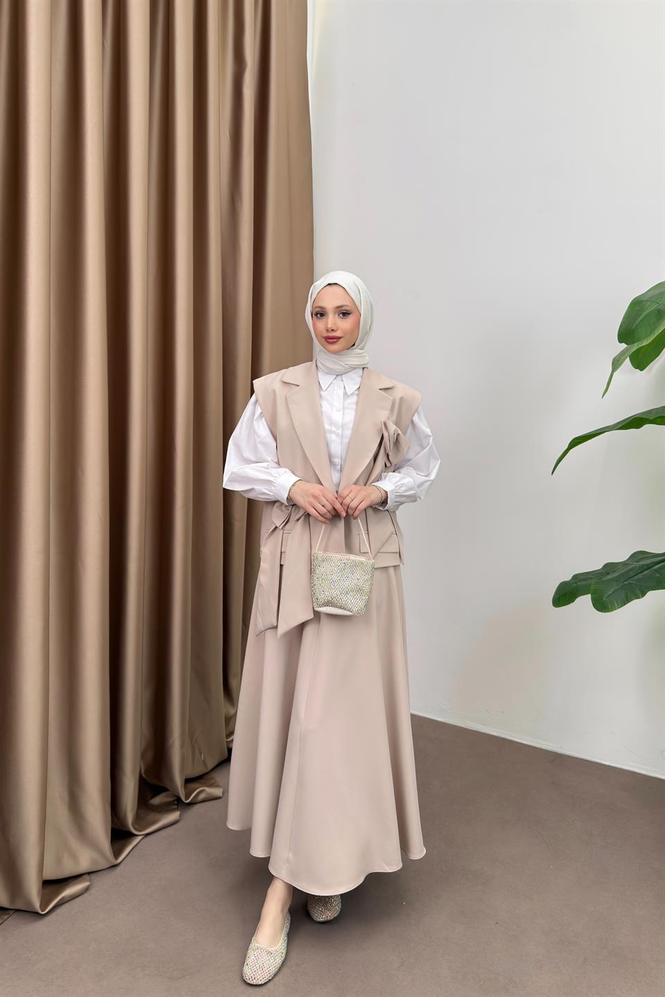 Fiyonklu Yelek Etekli Takım - Taş