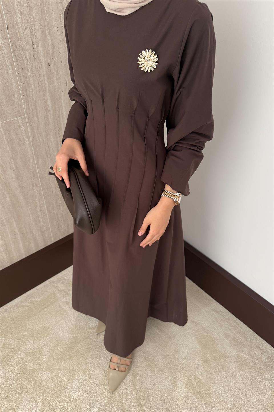 Gold Aksesuarlı Poplin Elbise - Kahve