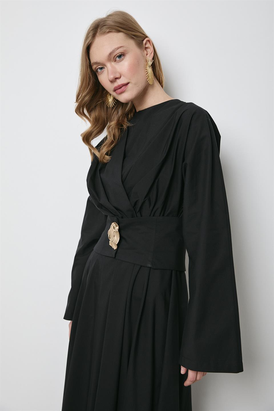 Gold Aksesuarlı Poplin Elbise - Siyah