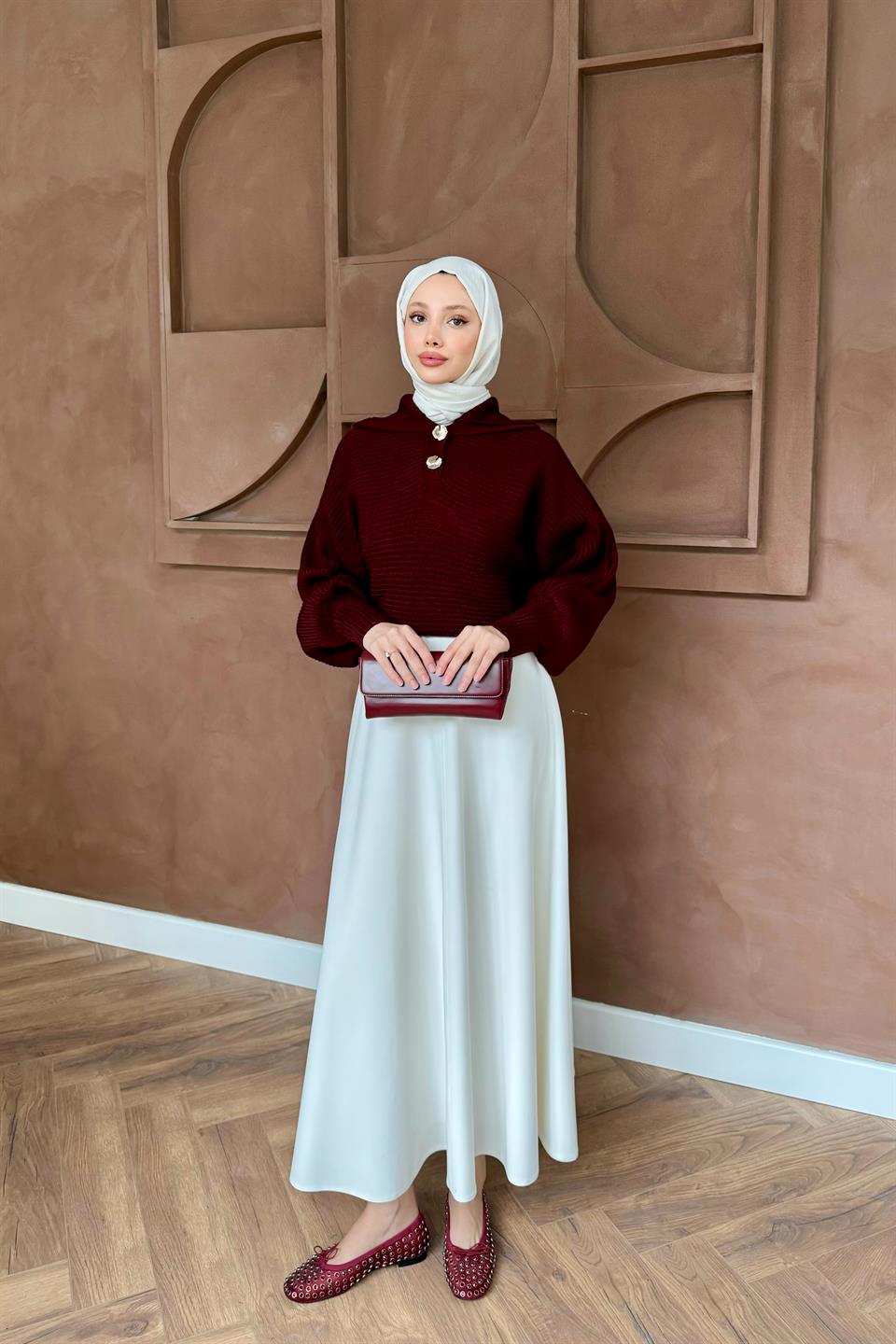 Gold Buttoned Knit Sweater - Burgundy