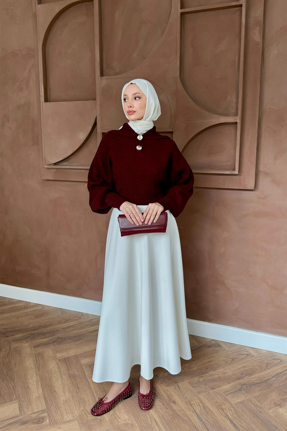 Gold Buttoned Knit Sweater - Burgundy