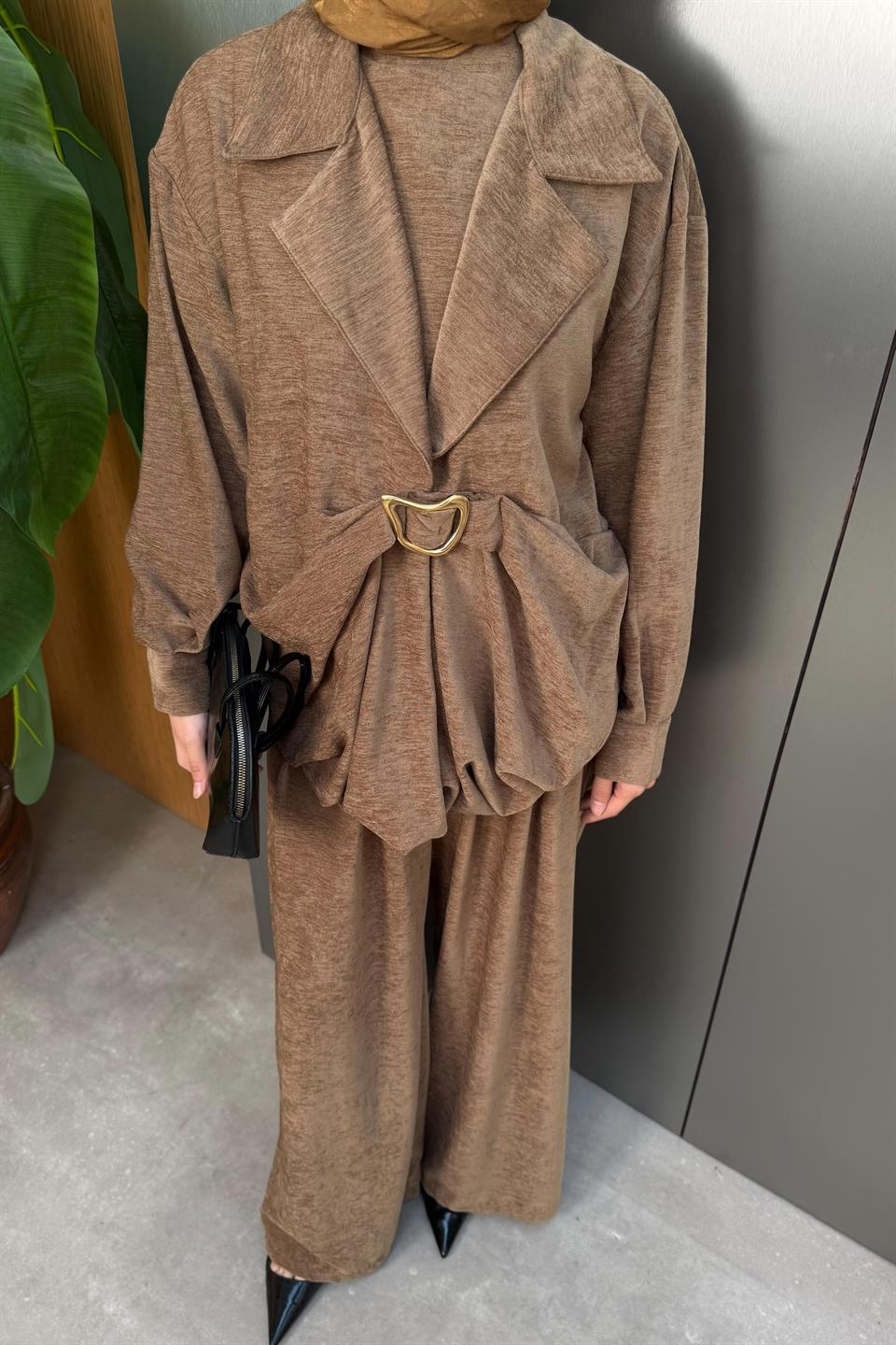 Gold Tokalı Süet Takım - Camel