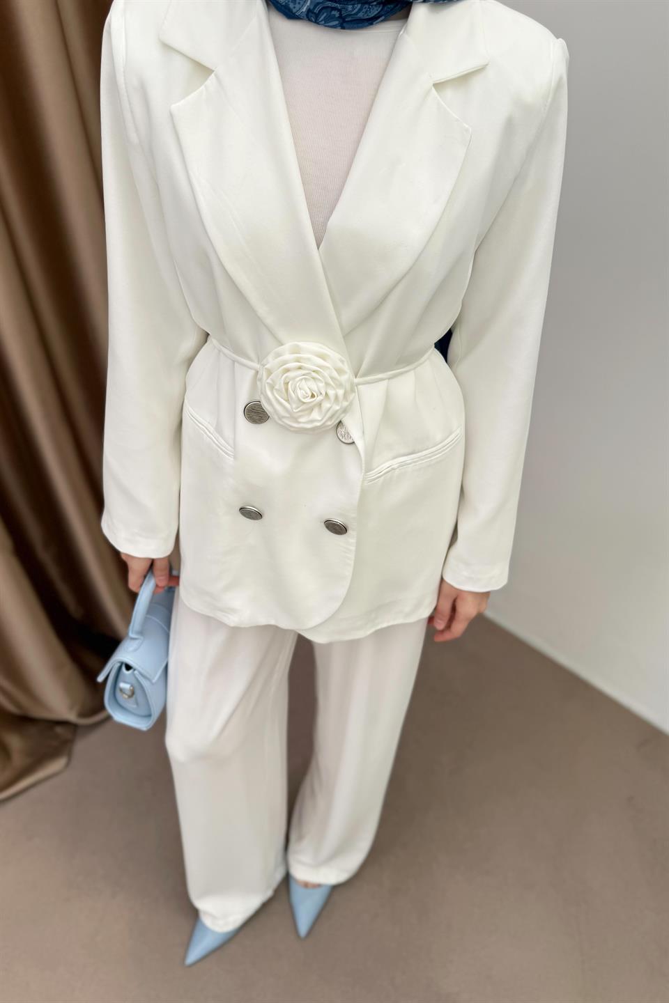 Rose Accessory Blazer Jacket Suit - White