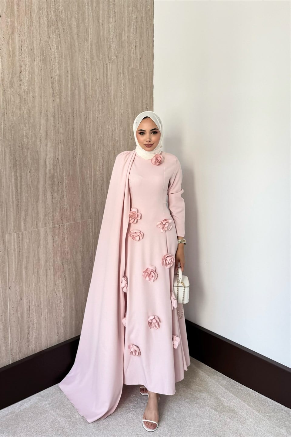 Gül Aksesuarlı Pelerinli Elbise - Pembe