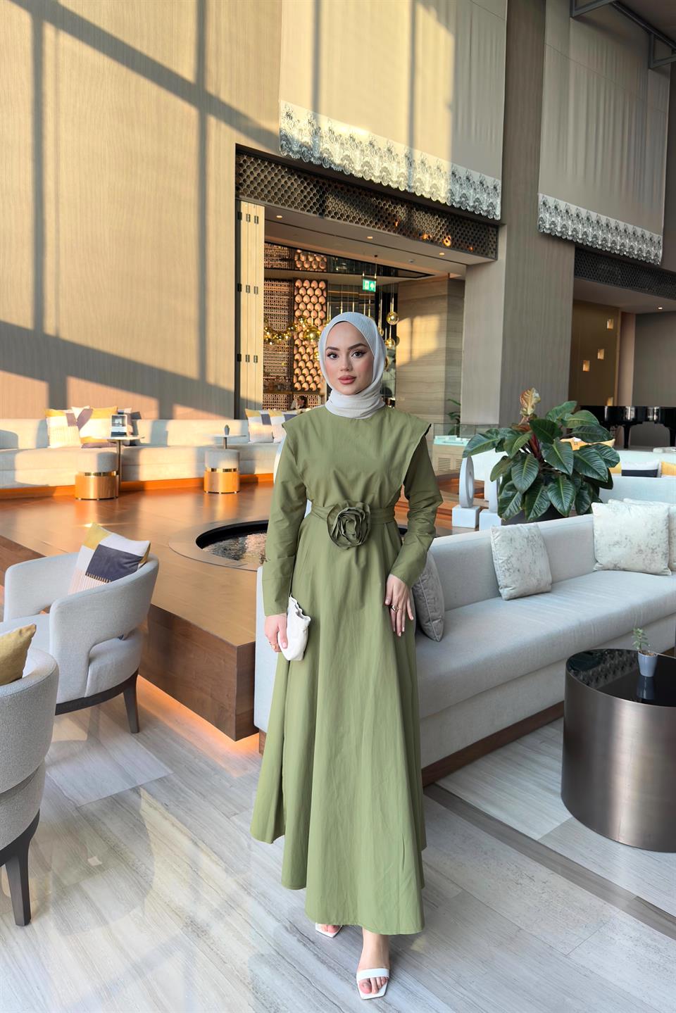 Gül Aksesuarlı Poplin Elbise - Haki