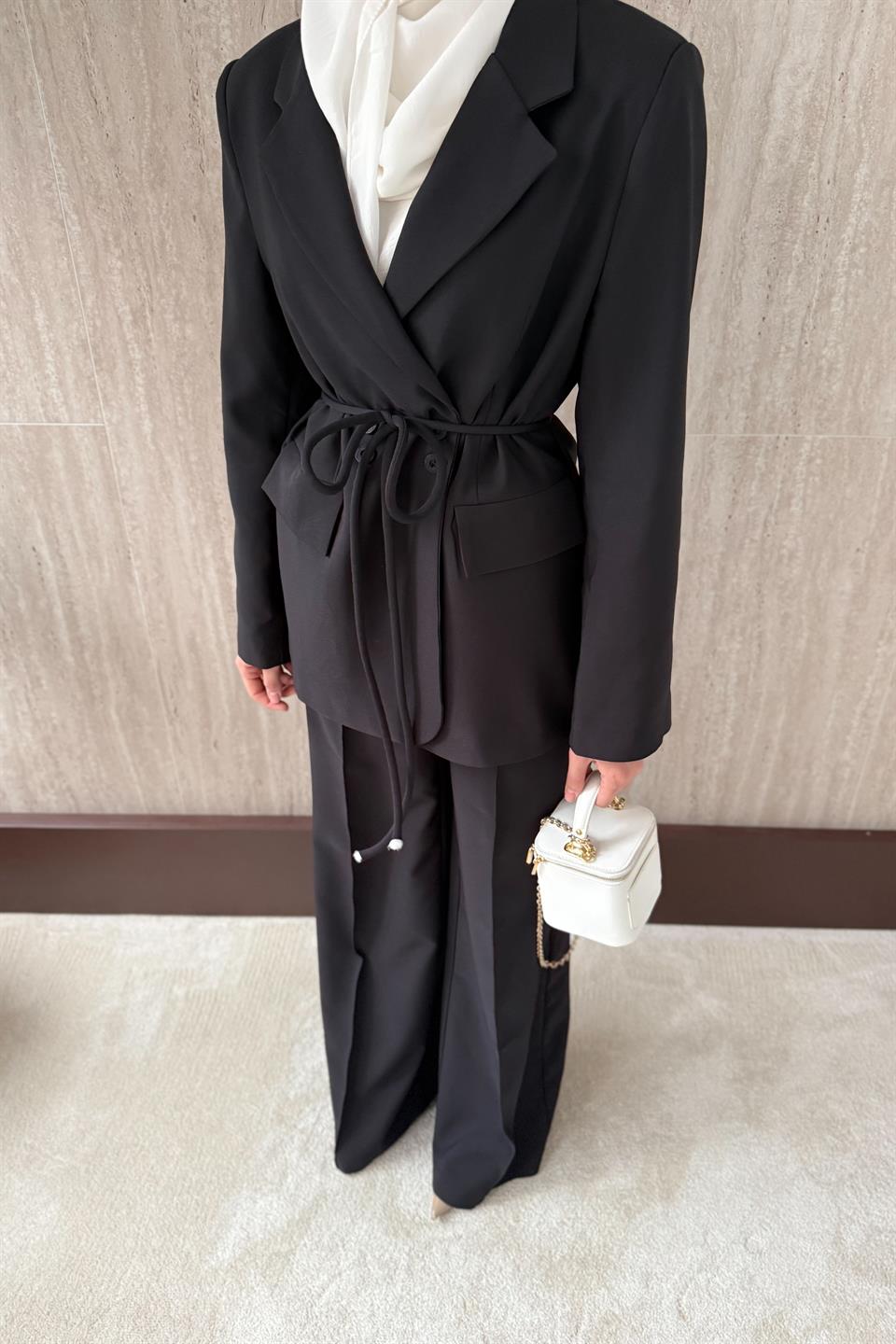 Kruvaze Yaka Blazer Ceketli Takım - Siyah
