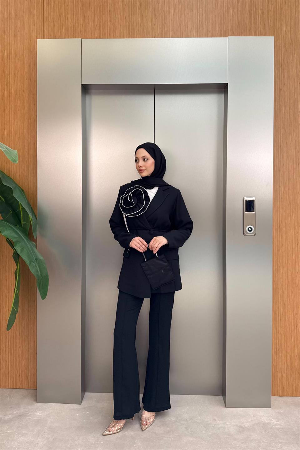 Double Breasted Floral Accessory Suit - Black