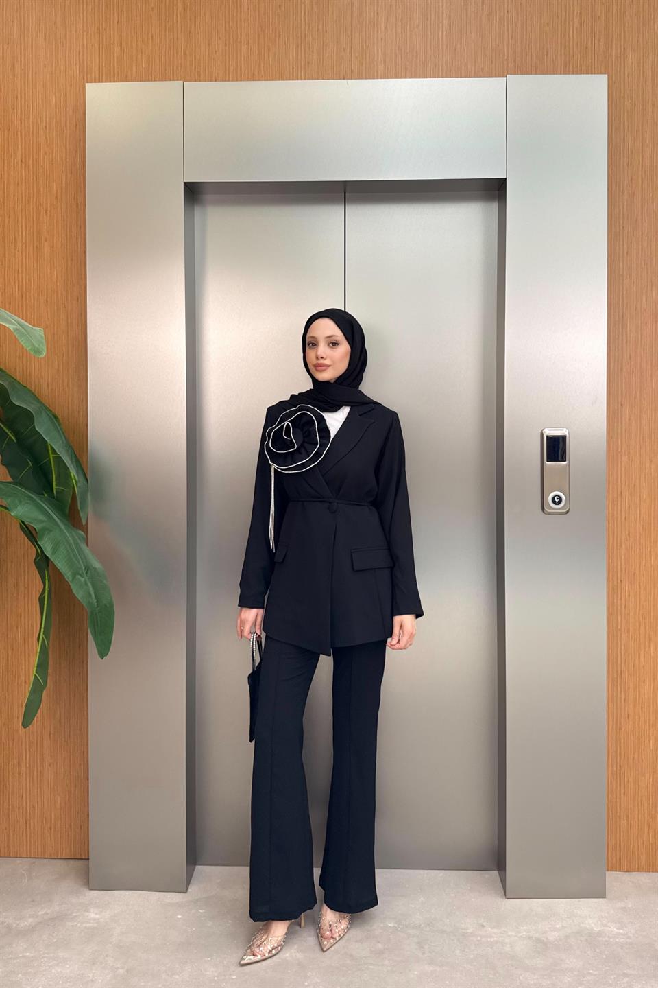 Double Breasted Floral Accessory Suit - Black