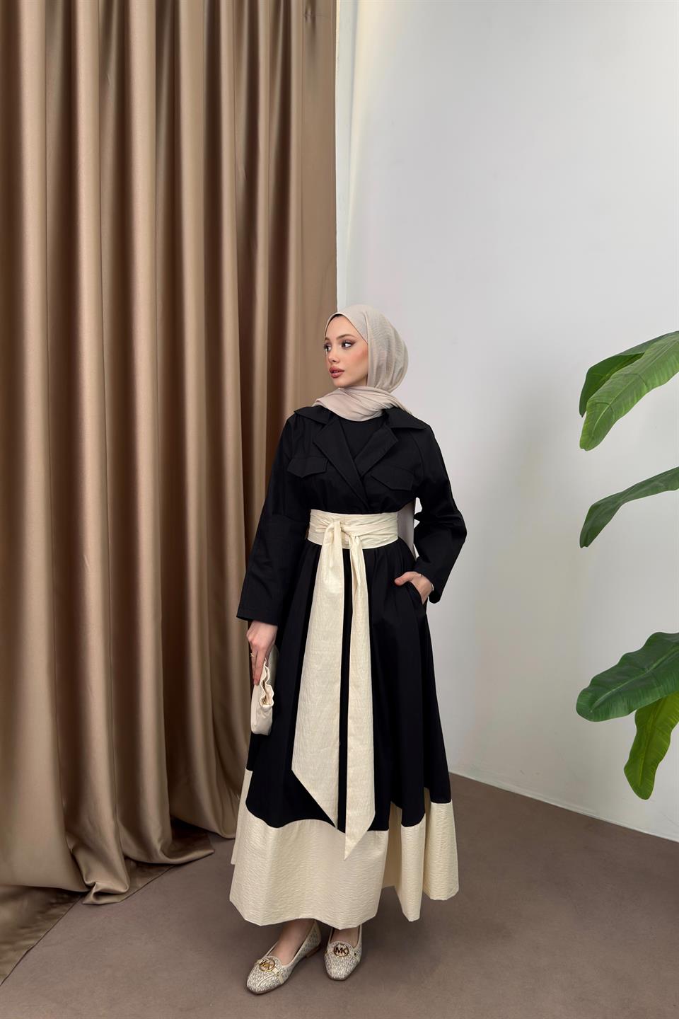 Kruvaze Yaka Garnili Elbise - Siyah