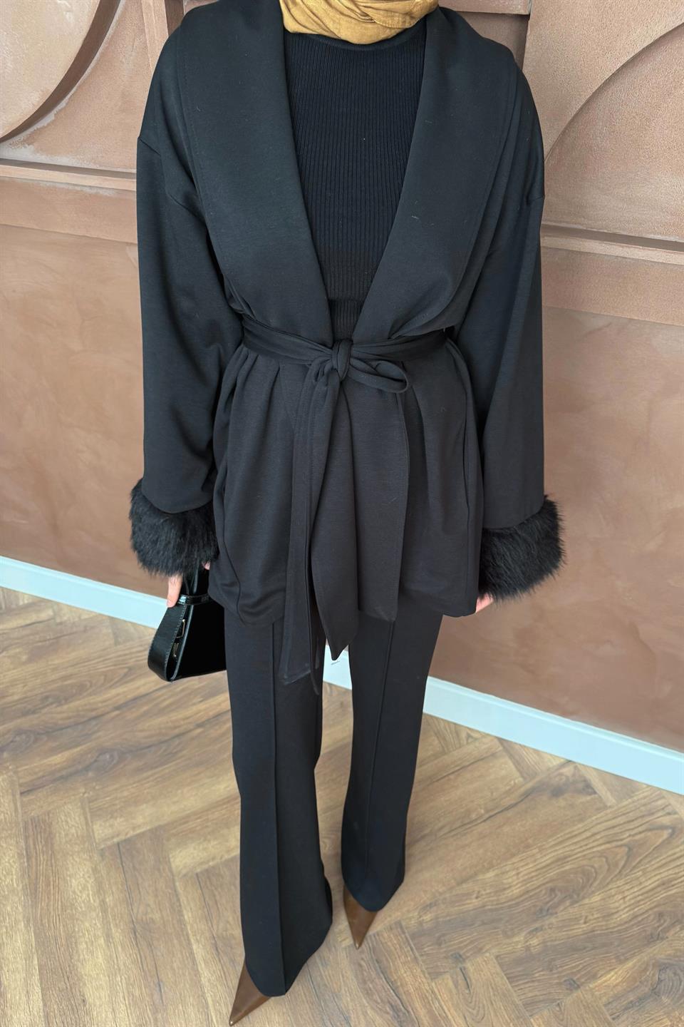 Kürk Kol Detaylı Pantolonlu Takım - Siyah