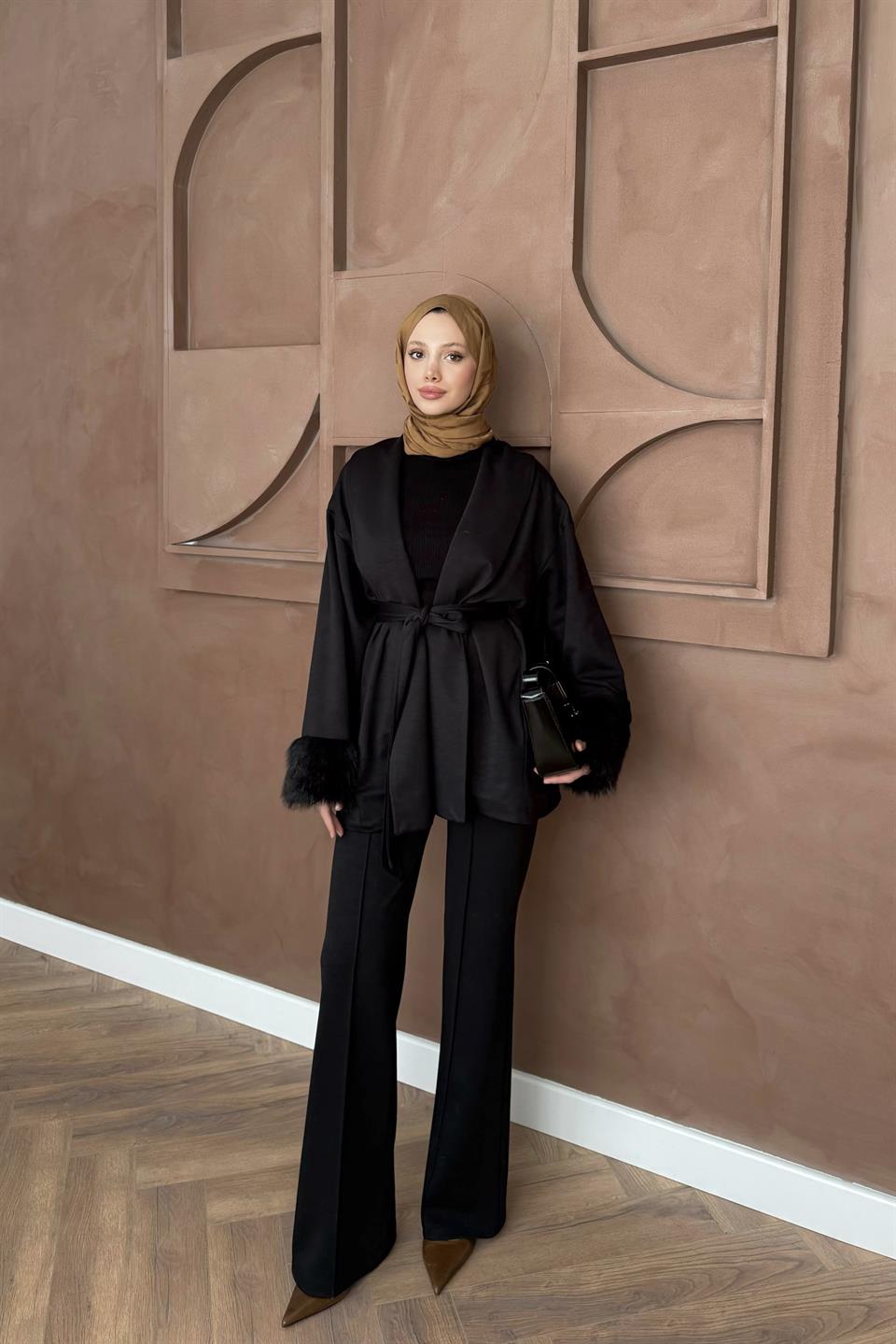 Kürk Kol Detaylı Pantolonlu Takım - Siyah