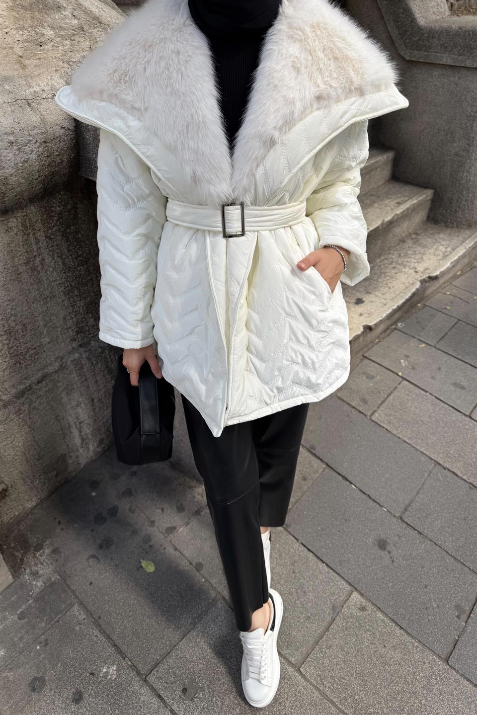 Kürk Yakalı Mont - Ekru