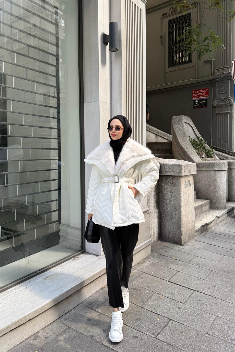 Kürk Yakalı Mont - Ekru