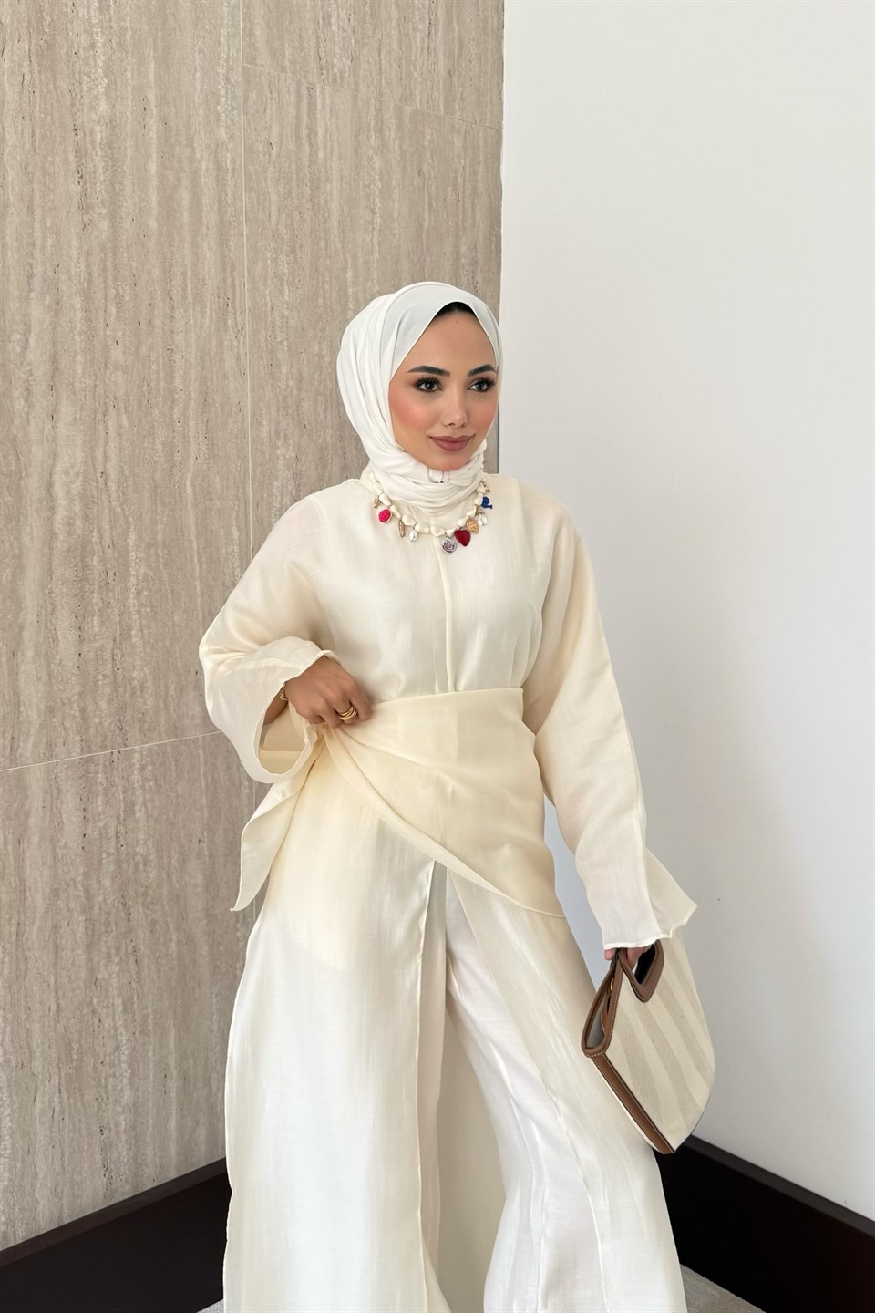 Lolya Şal Aksesuarlı Pantolonlu Takım - Krem