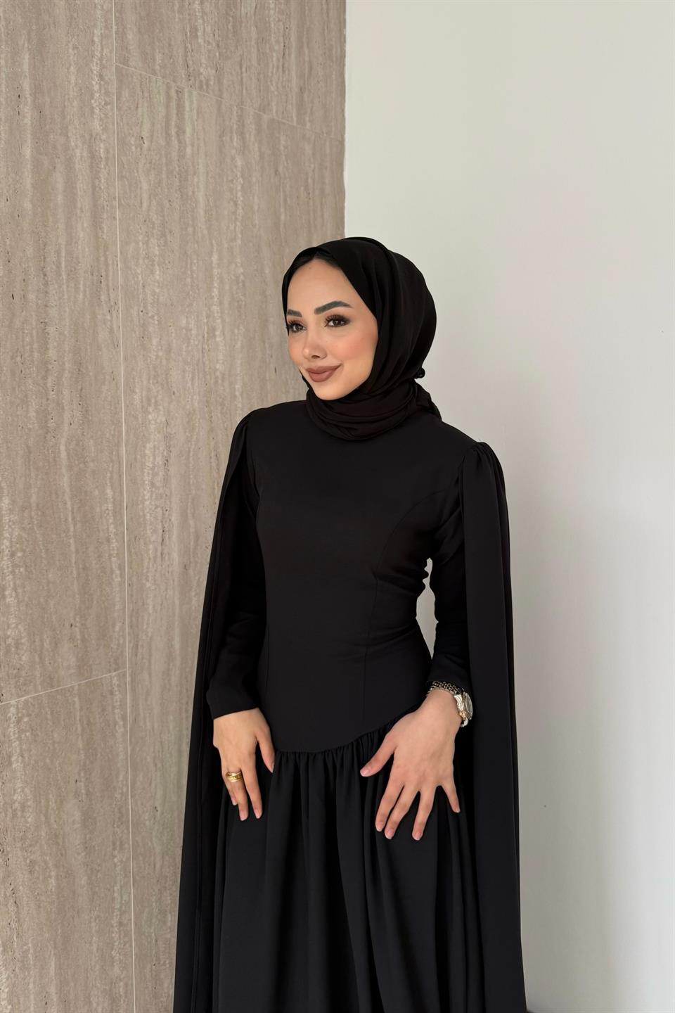 Pelerinli Elbise - Siyah