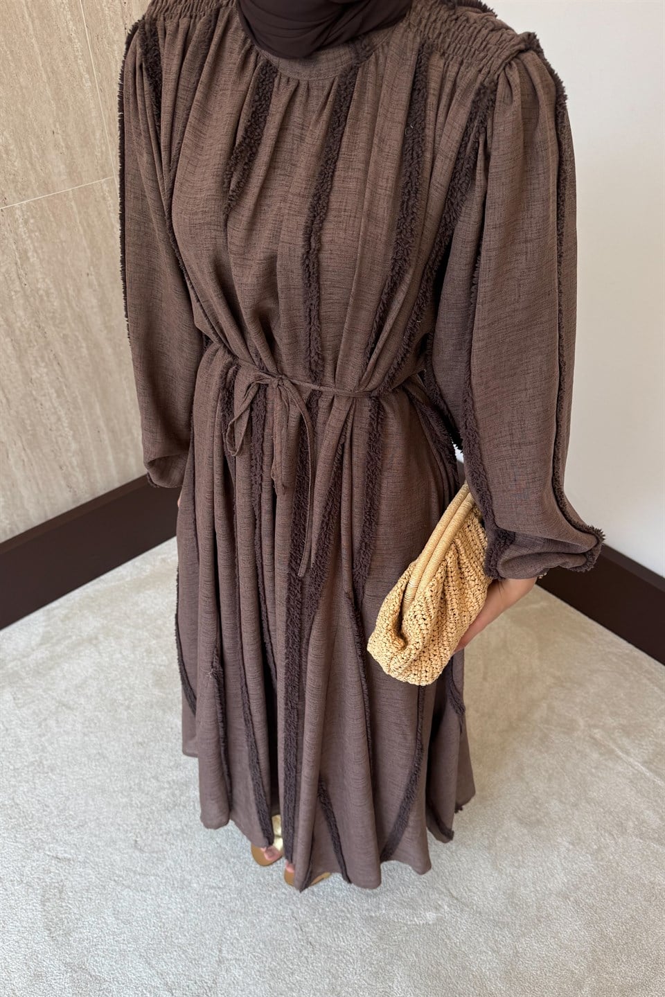 Peluş Şeritli Keten Elbise - Kahve