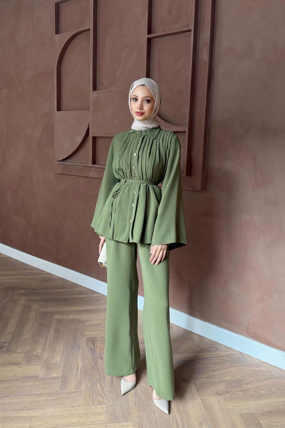 Pileli Pantolonlu Takım - Haki