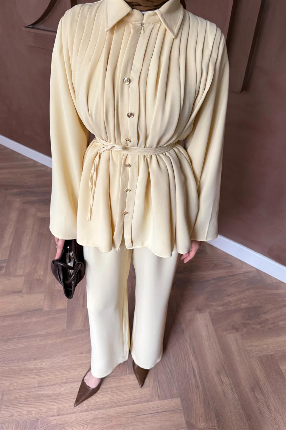 Pileli Pantolonlu Takım - Sarı