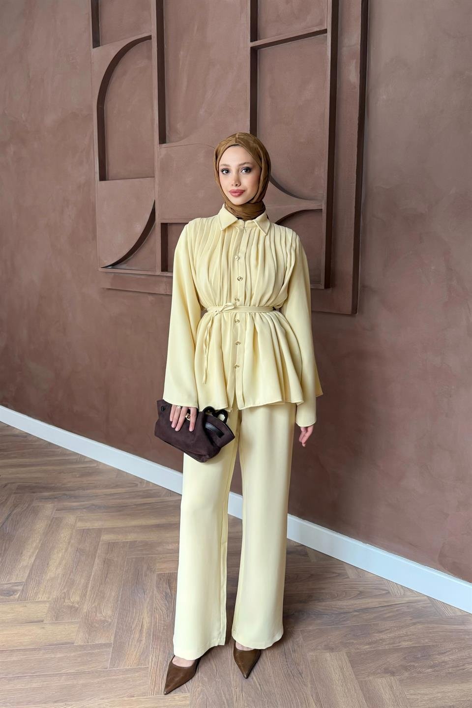Pileli Pantolonlu Takım - Sarı