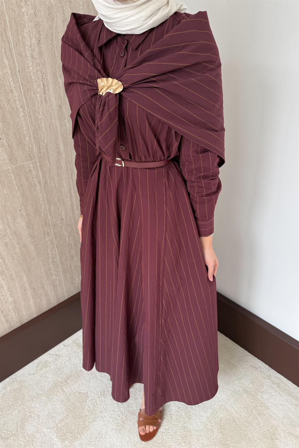 Şal Aksesuarlı Çizgili Elbise - Bordo