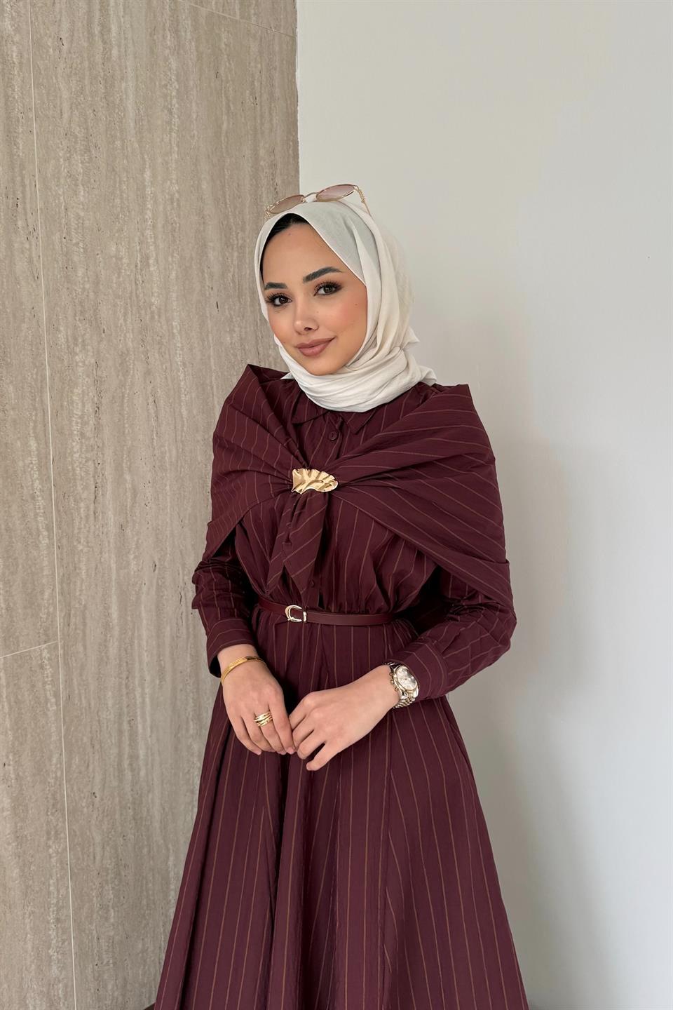 Şal Aksesuarlı Çizgili Elbise - Bordo