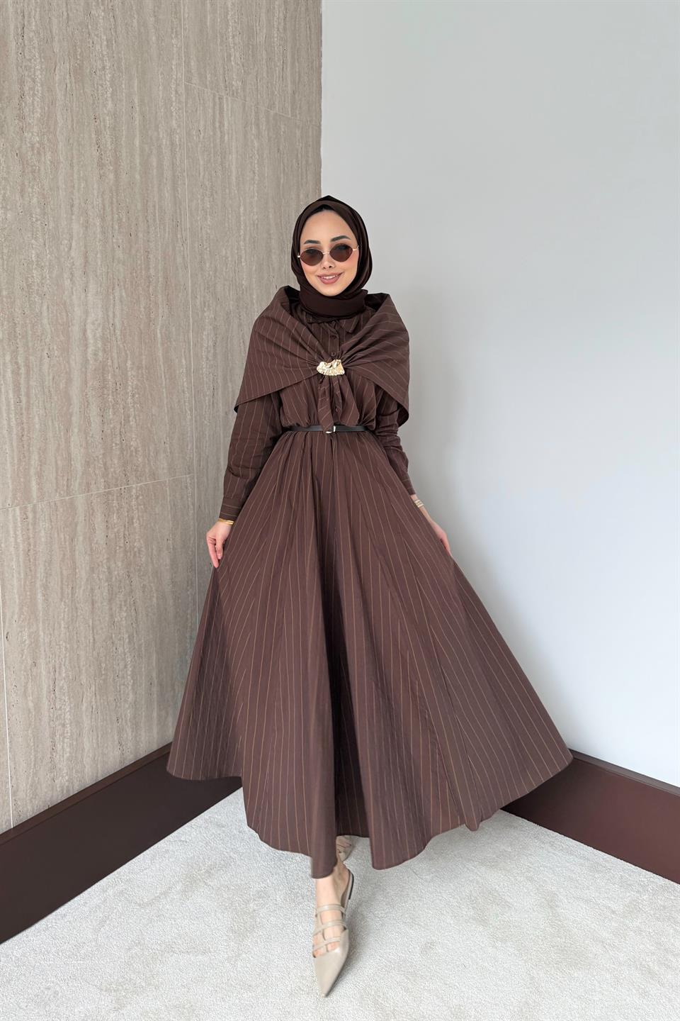 Şal Aksesuarlı Çizgili Elbise - Kahve
