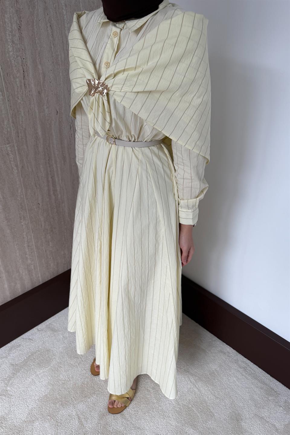 Şal Aksesuarlı Çizgili Elbise - Sarı