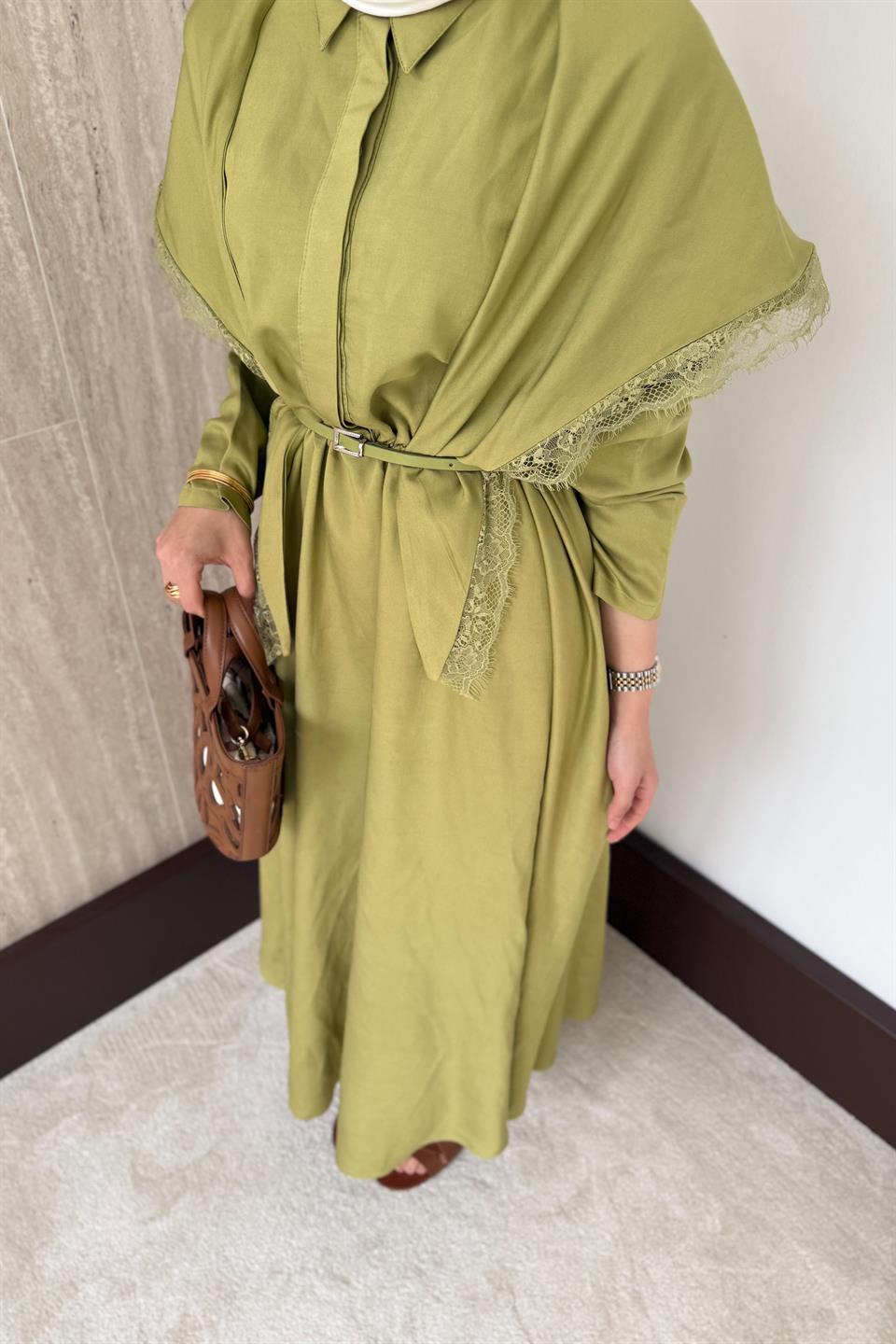 Şal Aksesuarlı Kemerli Modal Elbise - Yağ Yeşili