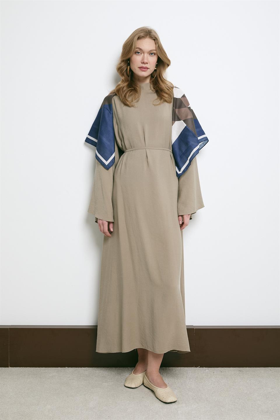 Şal Aksesuarlı Modal Elbise - Taş