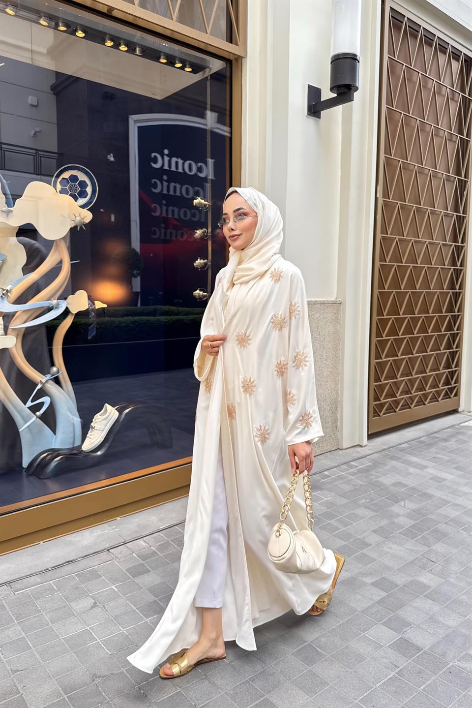 Şal Aksesuarlı Nakış Boncuklu Abaya - Krem