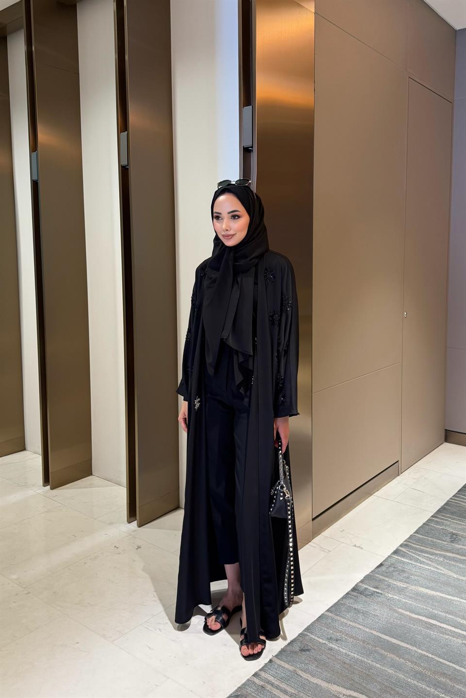 Şal Aksesuarlı Nakış Boncuklu Abaya - Siyah