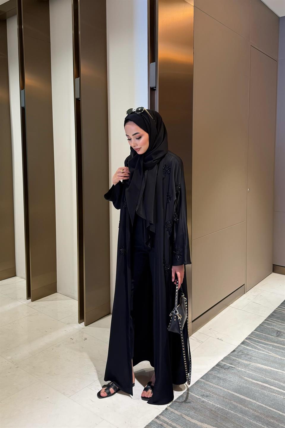 Şal Aksesuarlı Nakış Boncuklu Abaya - Siyah