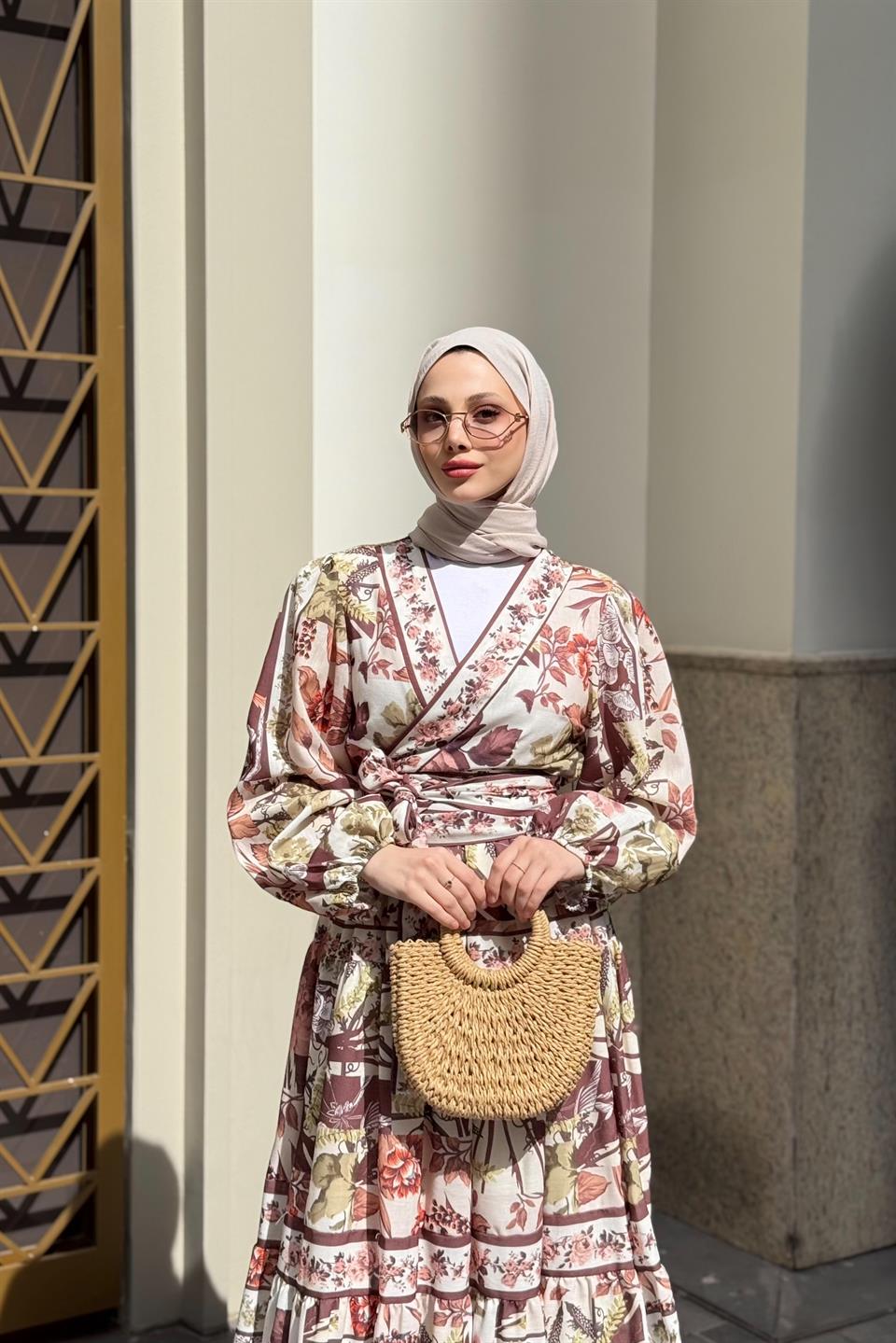V-Neck Patterned Skirt Suit - Brown