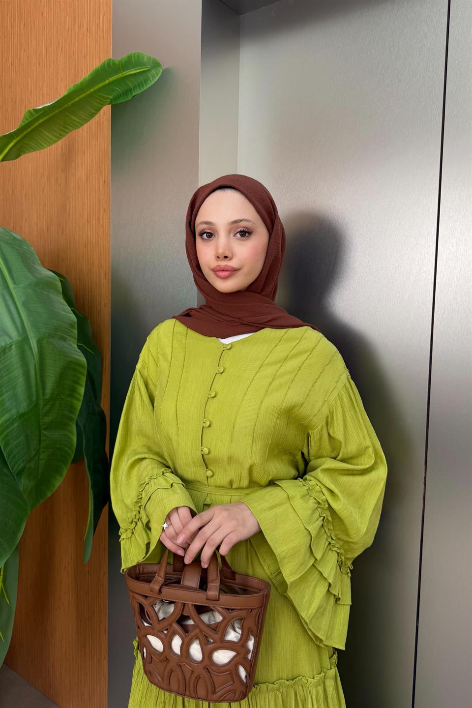 V-Neck Buttoned Dress - Green