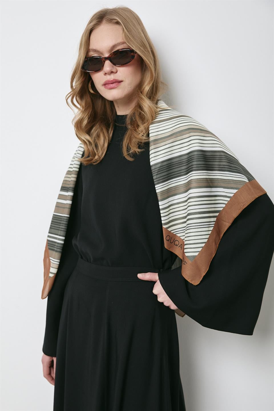 Volan Kol Stella Etekli Takım - Siyah