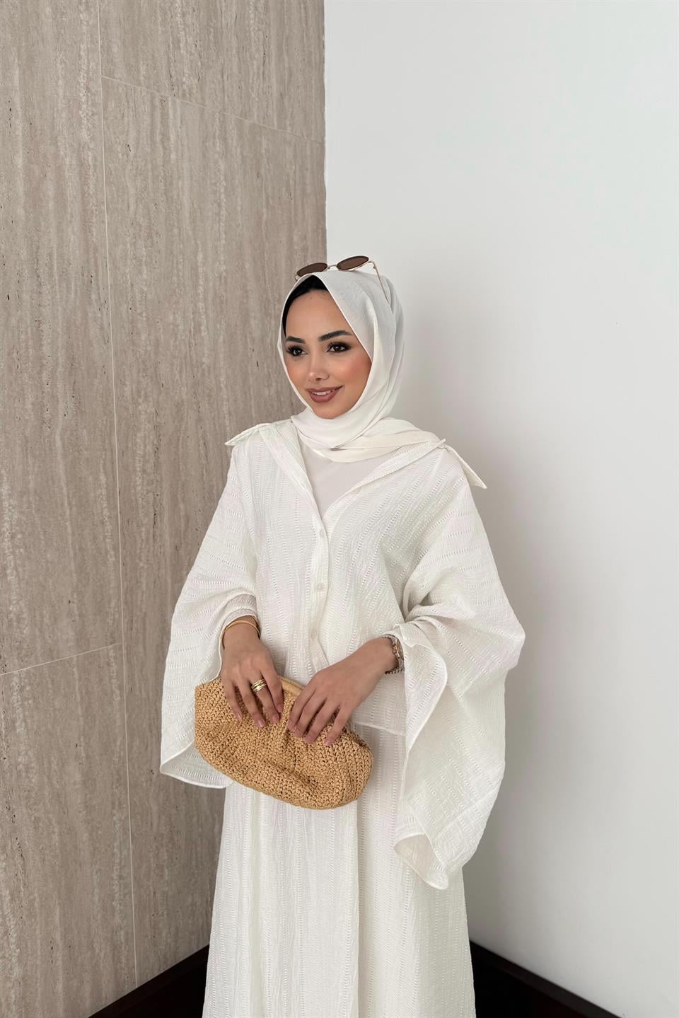 Yarasa Kol Brode Etekli Takım - Beyaz