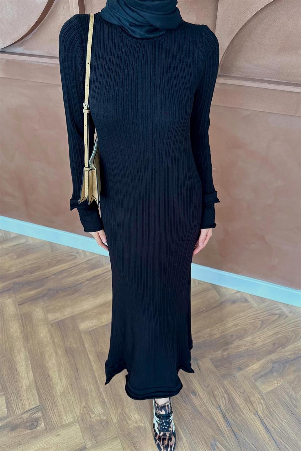 Ruffle Knit Dress - Black 