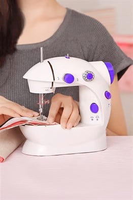 Mini ev tipi dikiş makinası