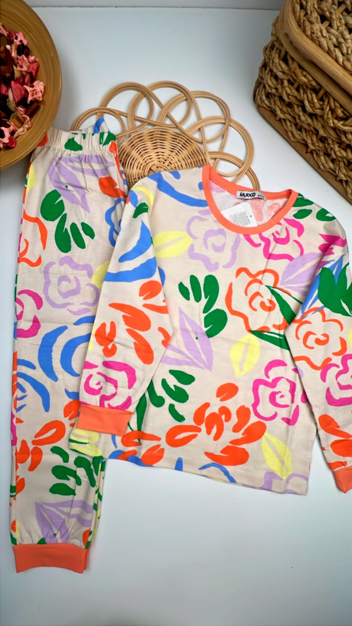 Çiçek Desenli Ev Giyim