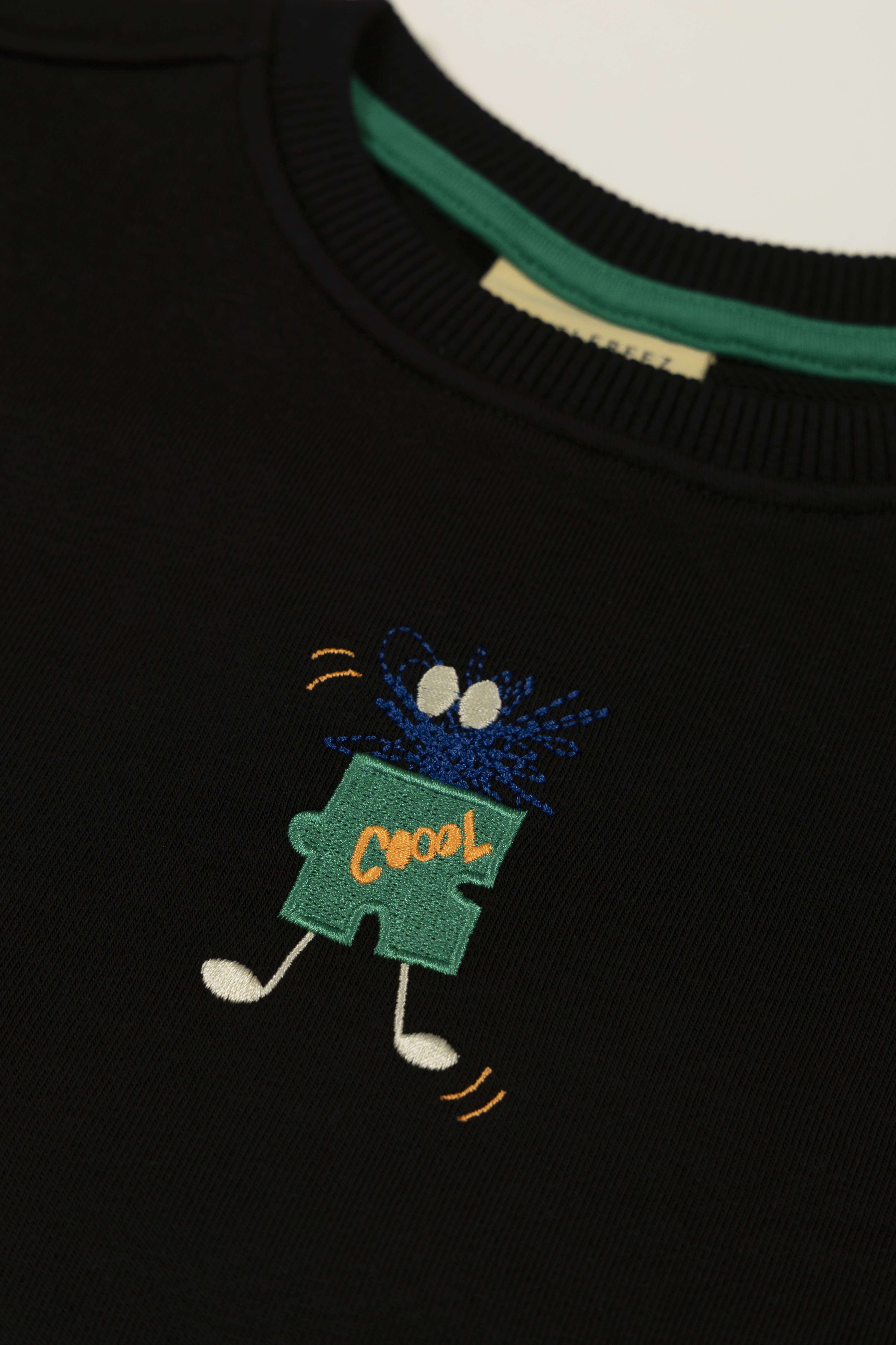 BeetleBeez- Be The Coolest Sweatshirt-Siyah